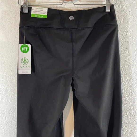 GAIAM Om Fit High Rise Straight Yoga Kick Capri Pants Size Small Black NEW - Picture 7 of 13